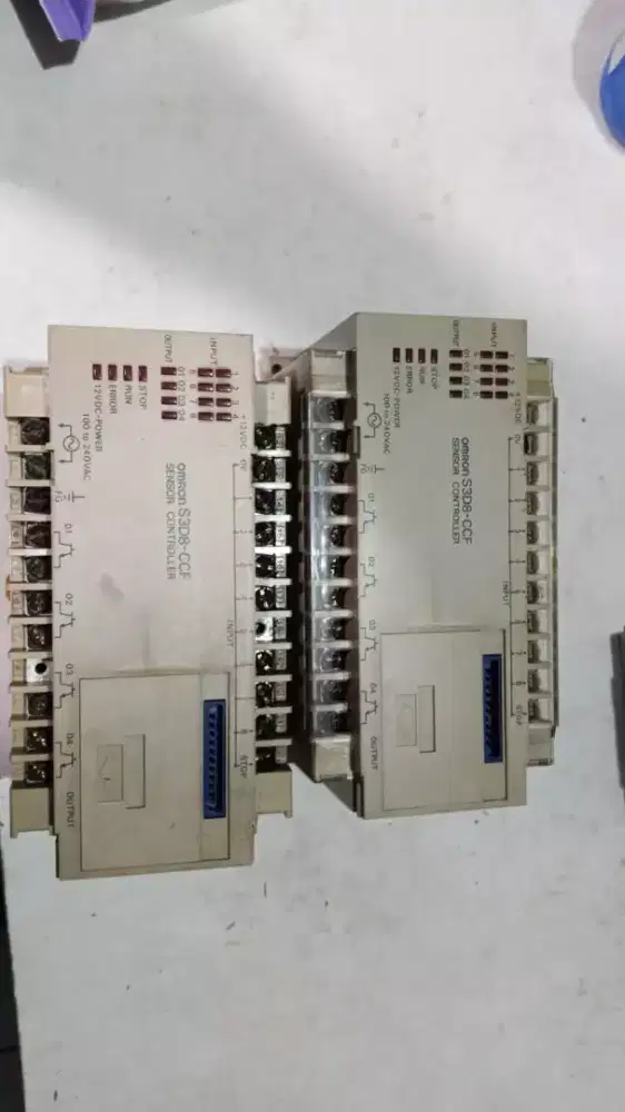 sensor Omron S3D8-CCF.