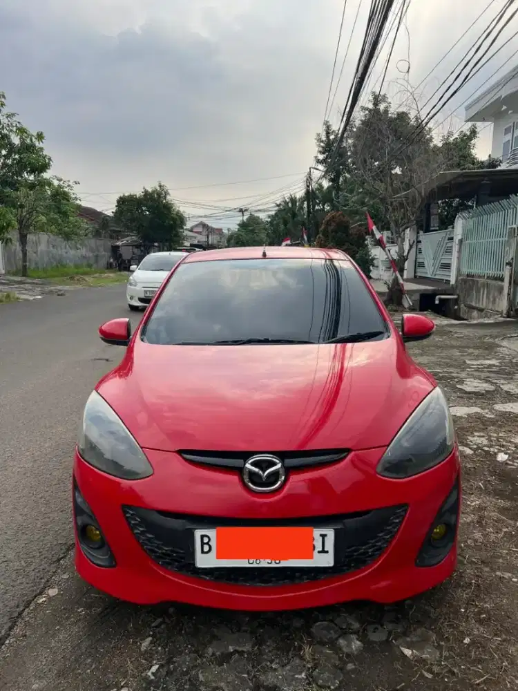 CASH mazda 2 RZ A/T  2012 / 2013 Matic sedan bukan R