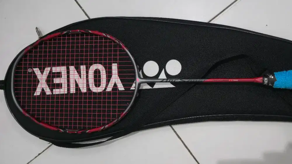 YONEX ARCSABER 11 PRO