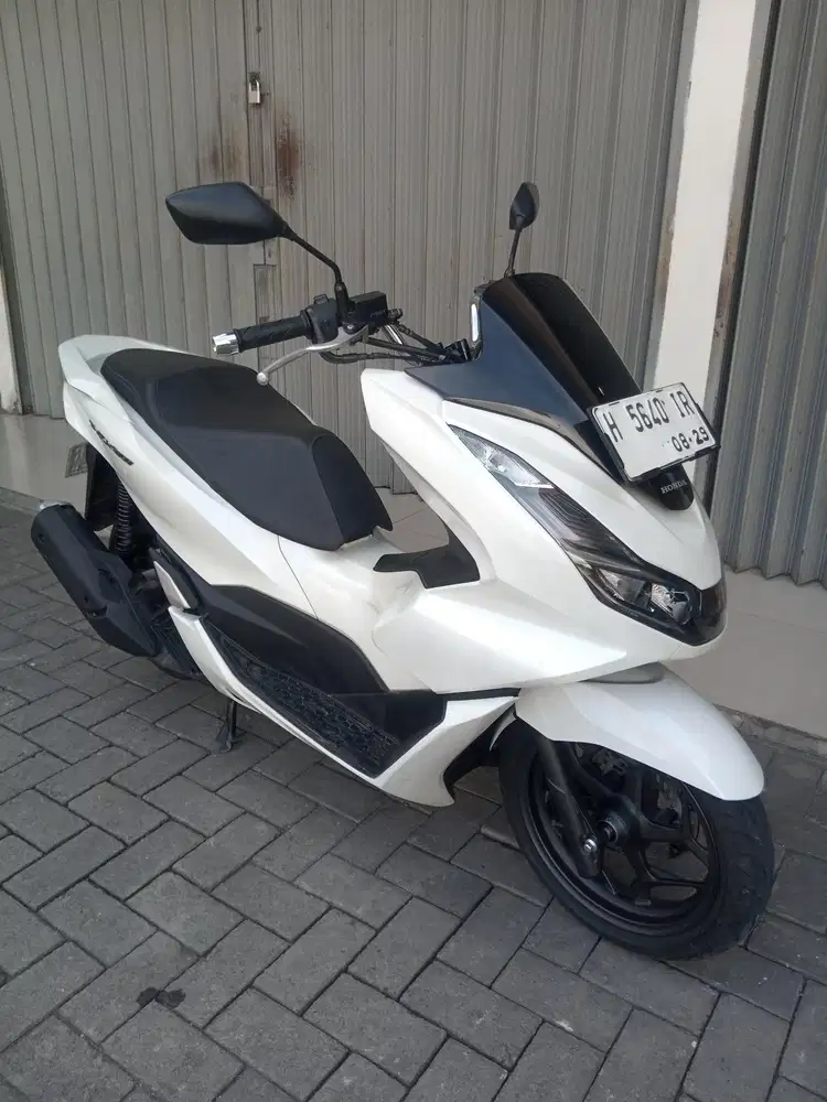 Honda PCX 160 2024 putih