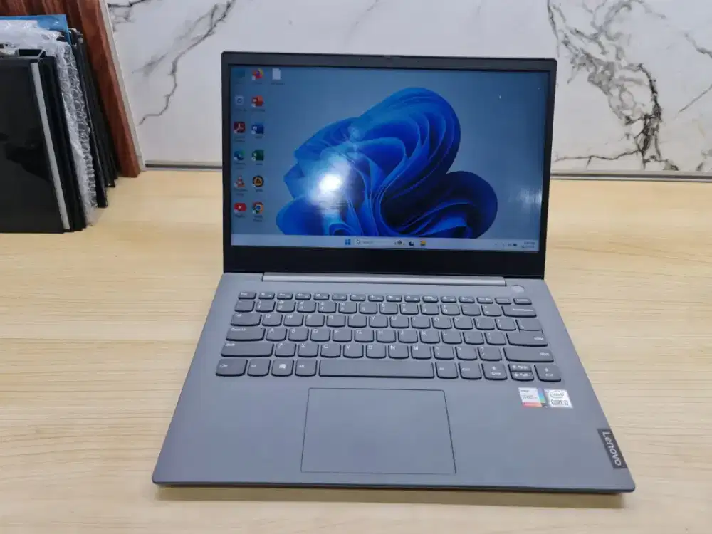 Lenovo thinkpad, Core i7 gen 10, Ram 8gb, ssd 512gb, layar 14 inch fhd