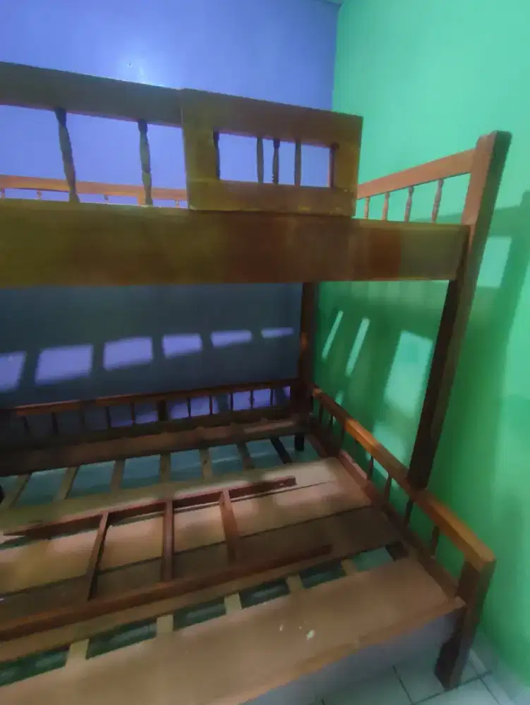 Ranjang tidur tingkat kayu jati