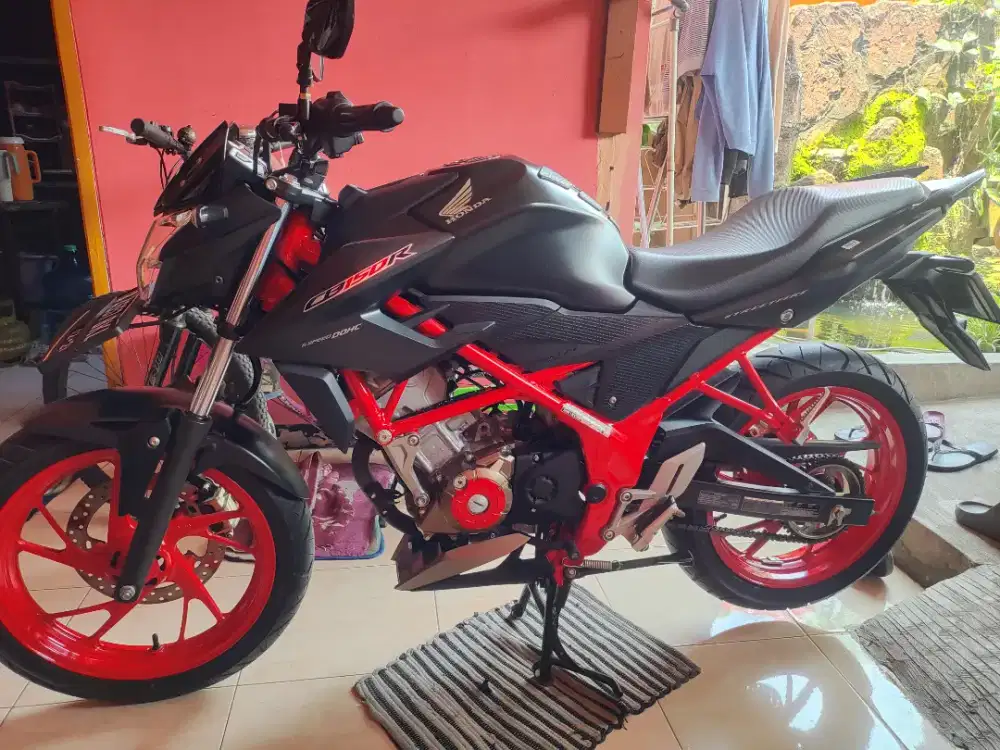 Honda CB 150 R. LOW Kilometer