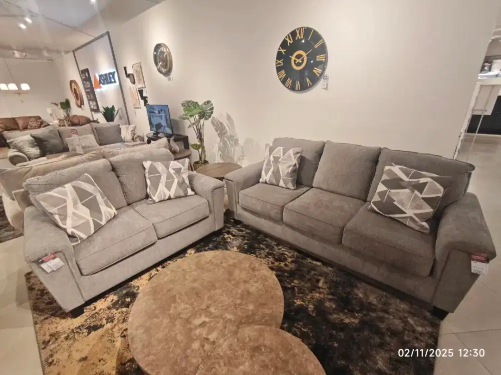 Ashley Leeshan Set Sofa 2 & 3 Seater Abu-Abu