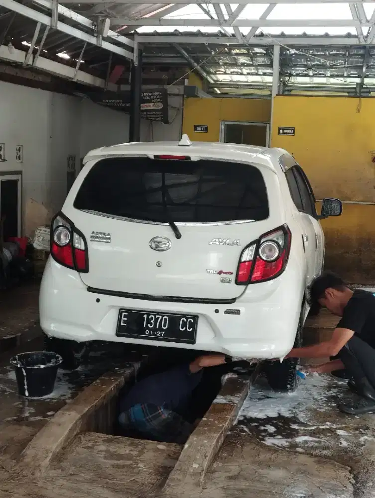 Jual mobil ayla x th 2016 putih