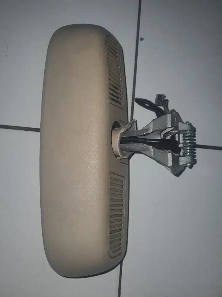 Spion tengah mercedes w211