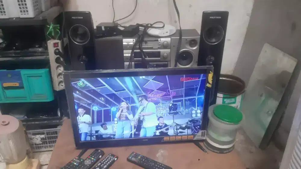 Dijual TV Led 24 inch merek Polyton