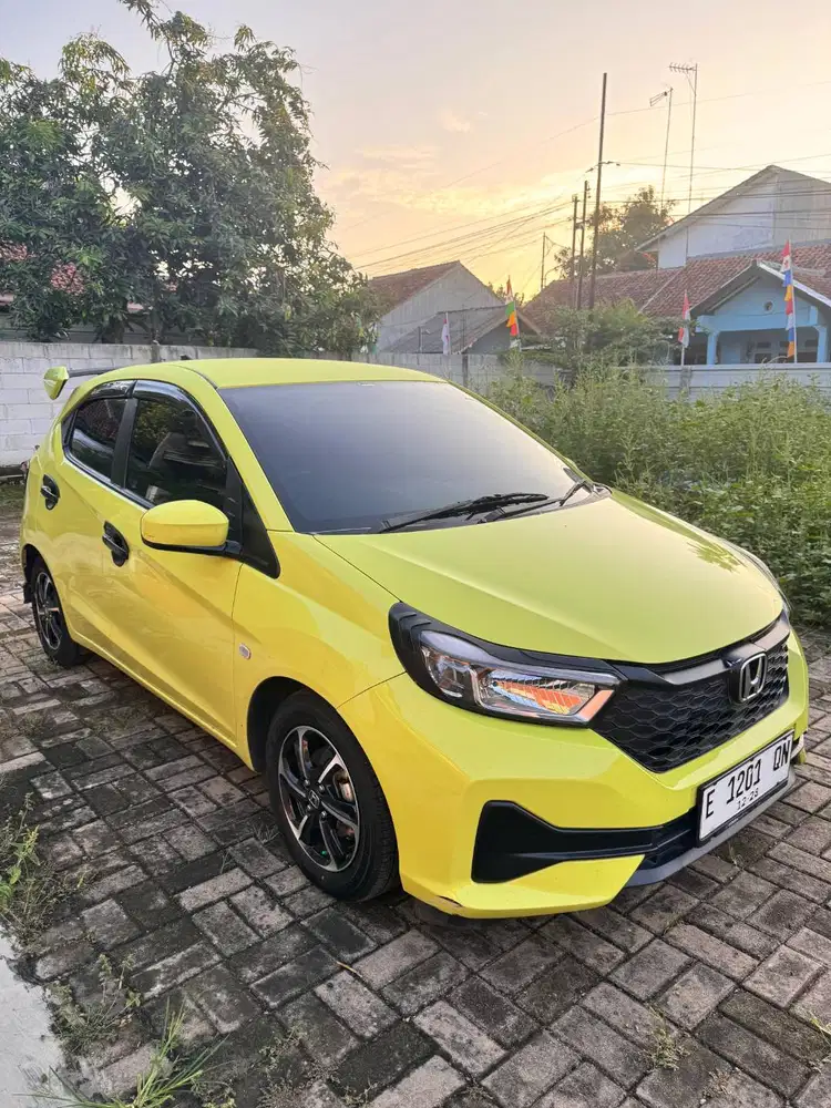 Honda brio satya 1.2 e cvt ckd 2023 service record km rendah matic