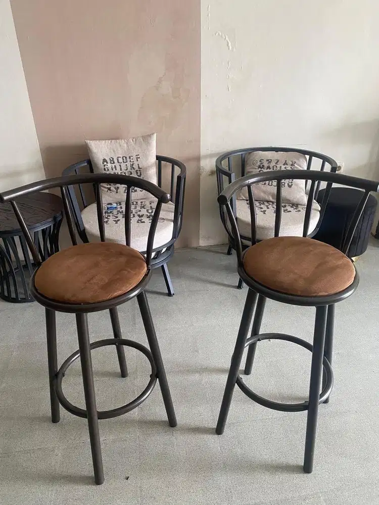 Bangku bar kursi bar 2 unit informa likenew