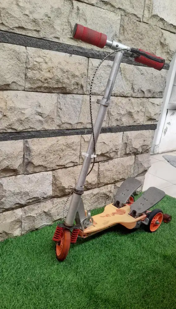 Skuter injak merk Exotic