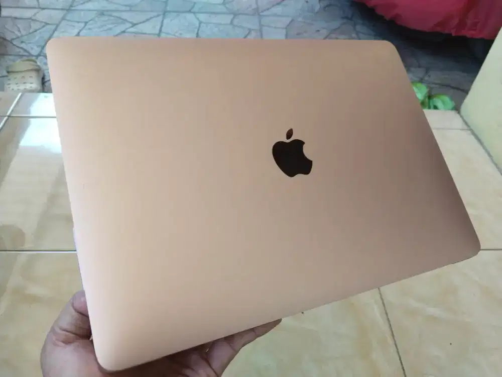 Dijual Macbook air 2019 Retina Warna Rose gold CC351 intel i5 ram 8GB