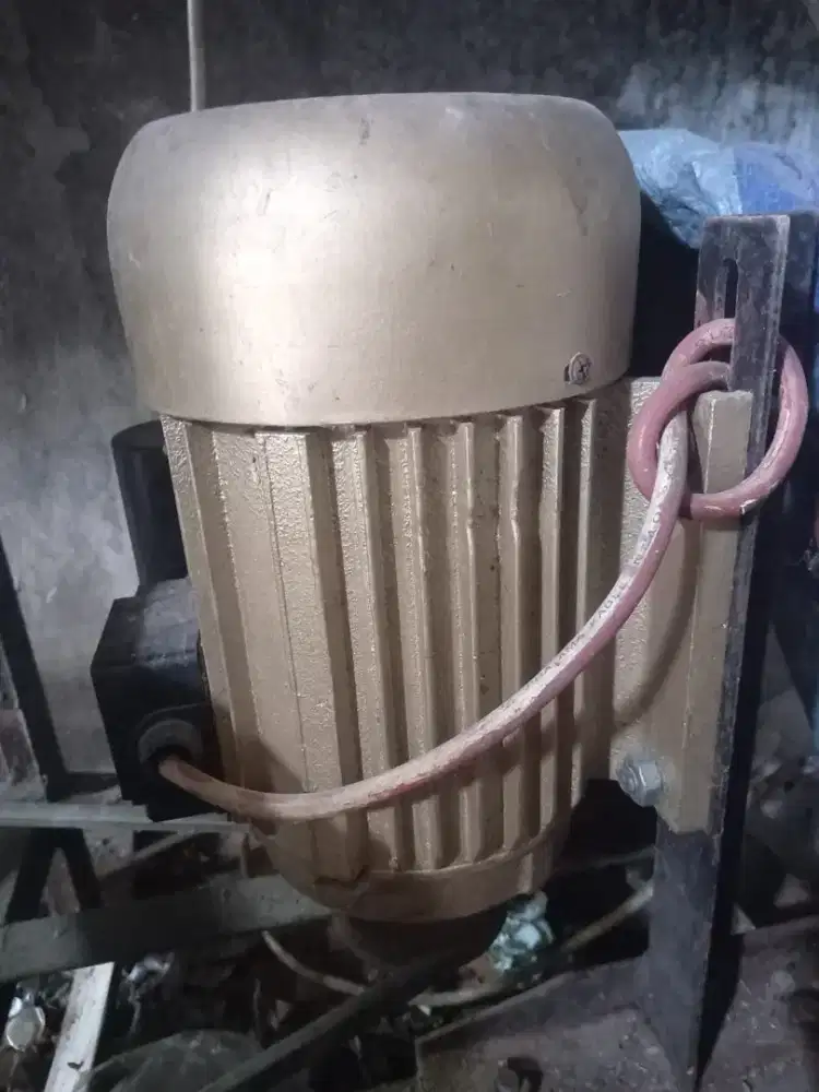 Dinamo Listrik 1PK Pemakaian 1 Bulan