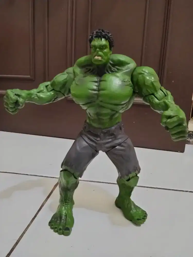 Action figure hulk