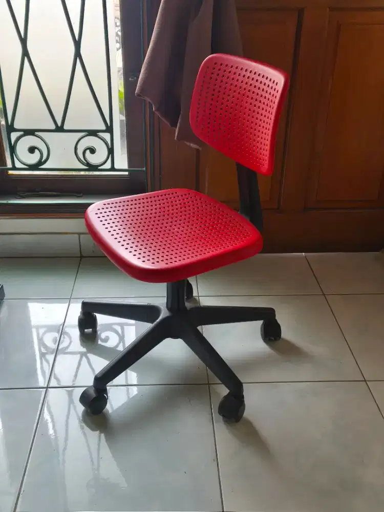 Kursi kerja belajar ikea alrik