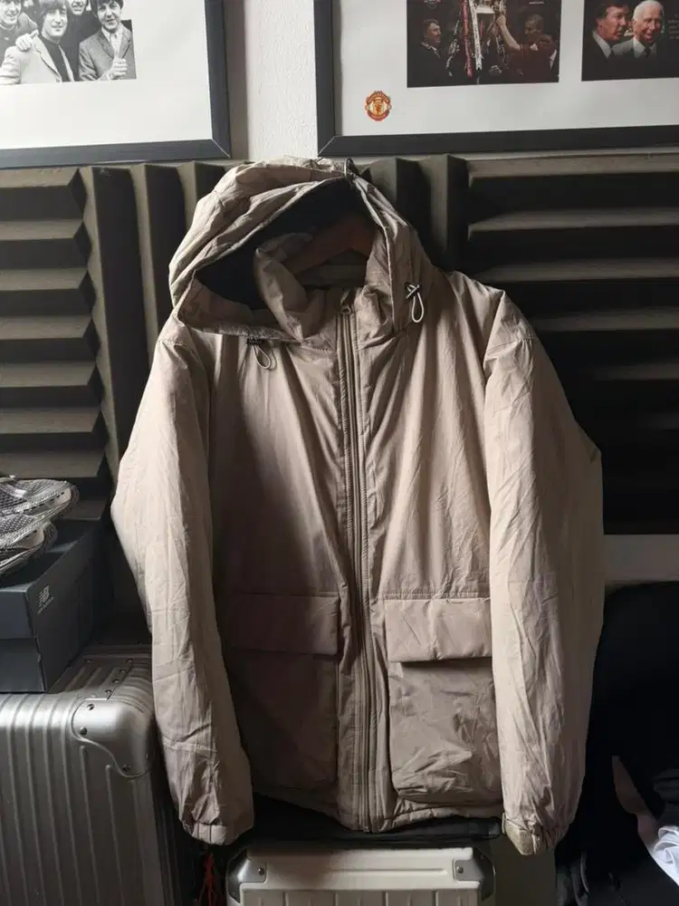 GU Uniqlo Winter windbreak jacket Khaki - Small