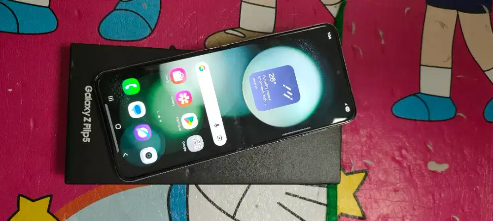 Samsung Z flip 5 512 minus