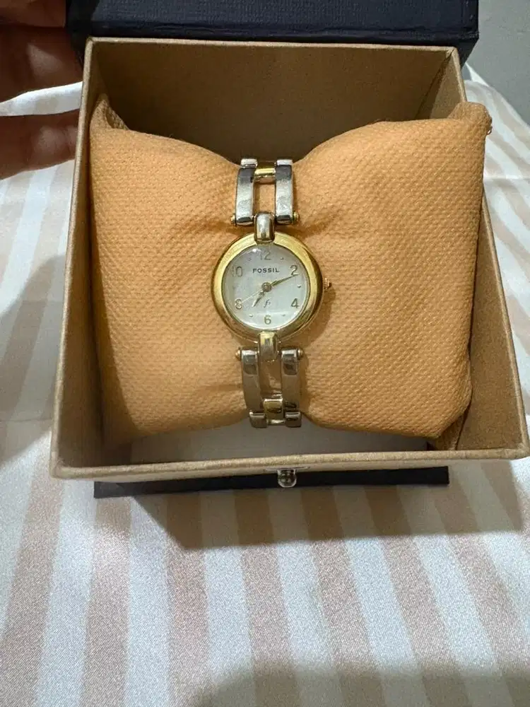 Jam Fossil vintage cute
