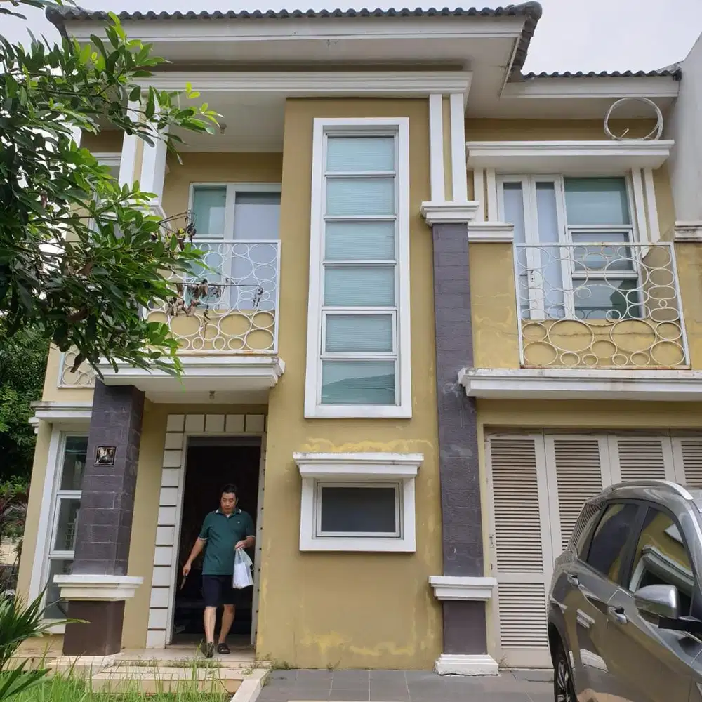 DISEWAKAN RUMAH dekat UMN 2.5 lantai Gading Serpong