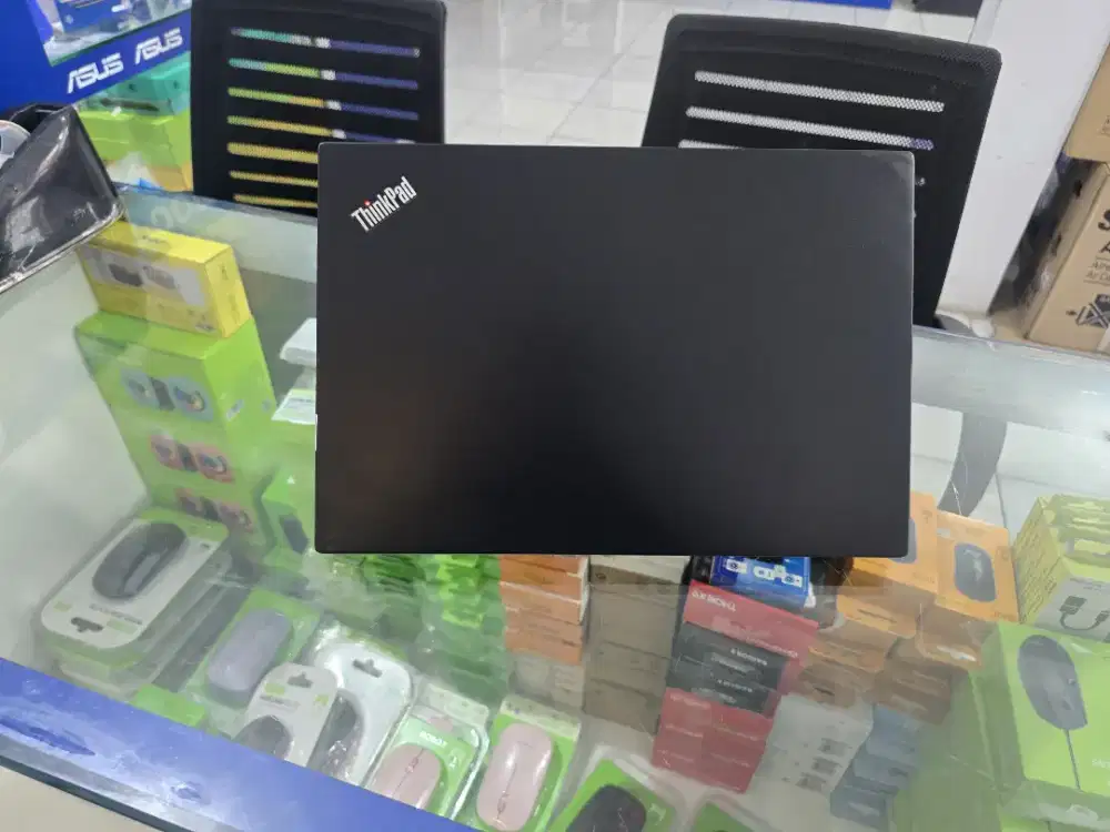 LAPTOP LENOVO THINKPAD AMD RYZEN5 RAM 8GB SSD 256GB
