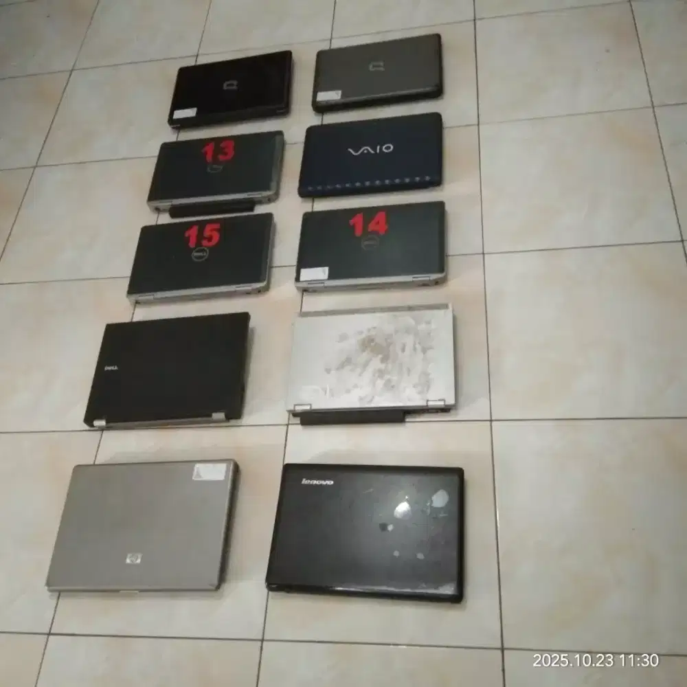 SEPULUH UNIT LAPTOP JUAL BORONG