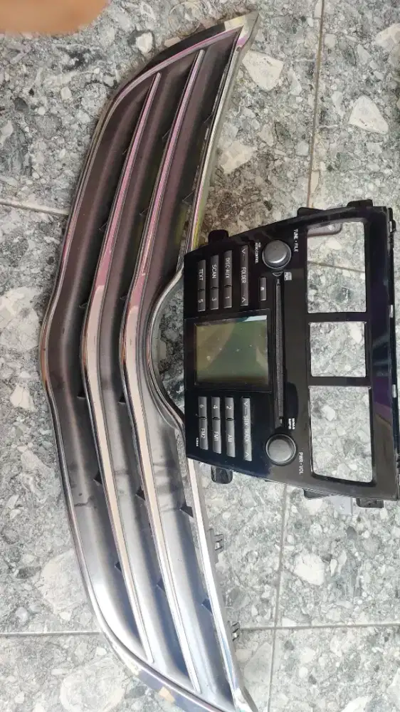 Grill dan headunit ori Vios gen 2