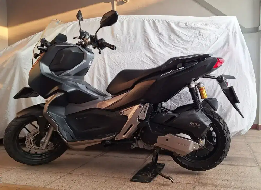 Motor Honda Adv150 CBS Hitam Matte