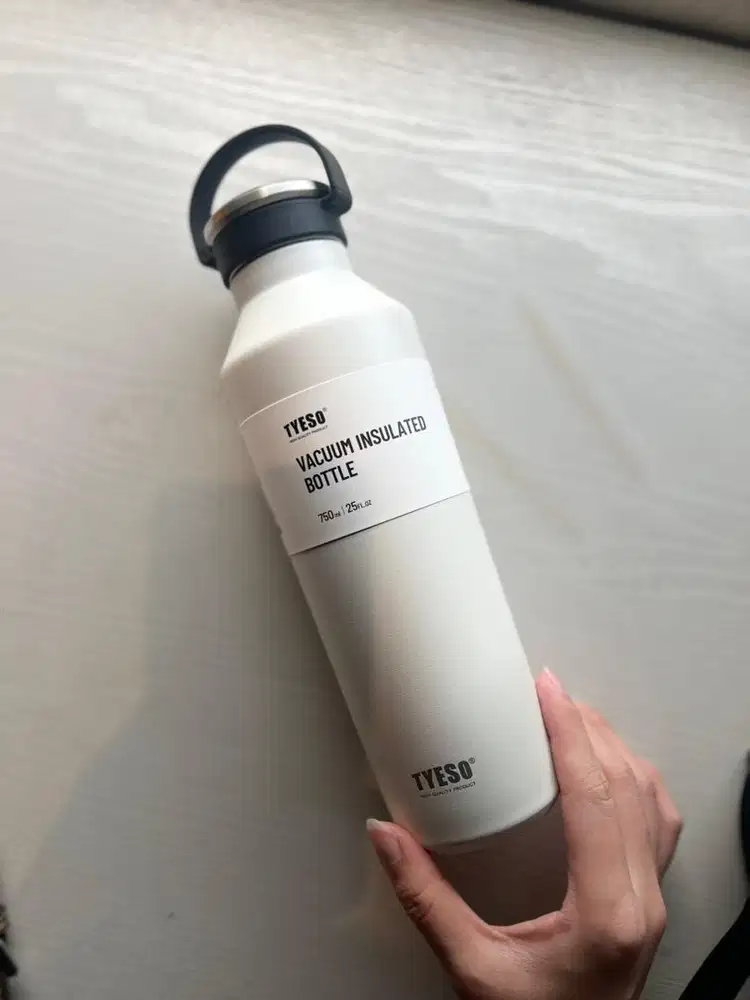 Tyeso Tumbler Vacuum Insulated 900ml