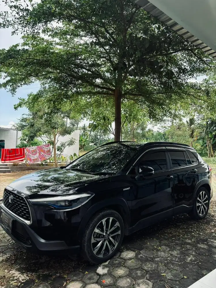 Corolla cross hitam 2021