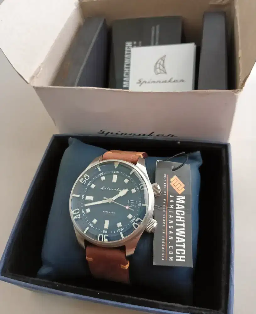 Spinnaker Bradner Istimewa