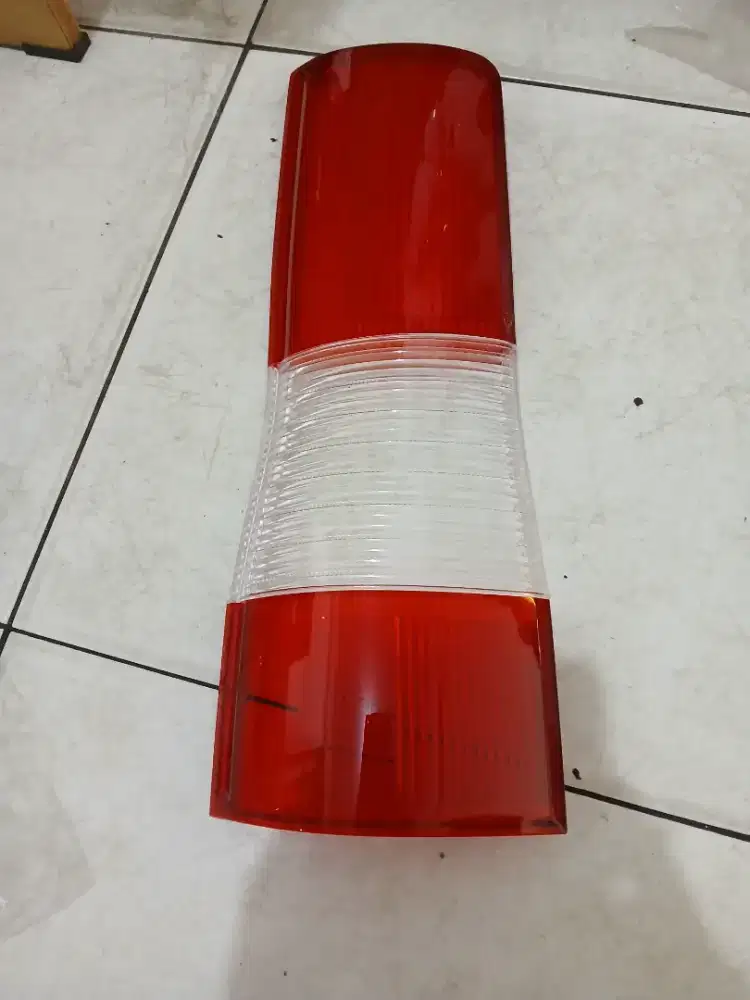 Mika kaca lampu stop daihatsu granmax