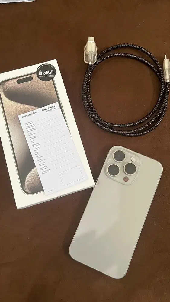 iphone 15 PRO natural titanium