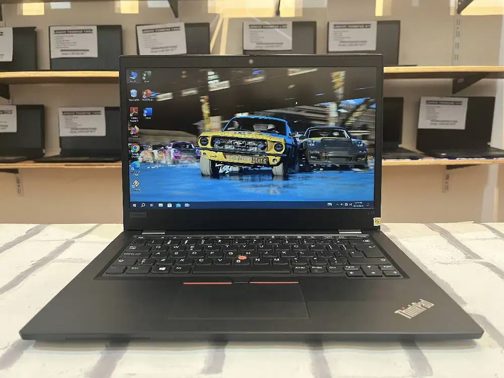 LENOVO THINKPAD X1 CARBON 6TH// CORE i5 GEN8// RAM 8GB
