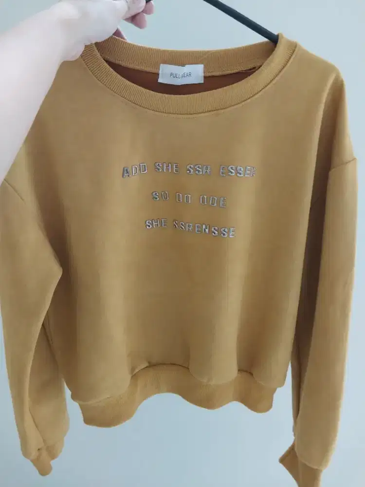 Sweeter kuning suede