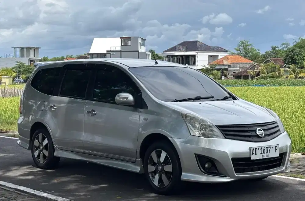 Grand Livina hws 2011 Automatic