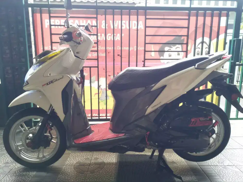 Vario 125 White love