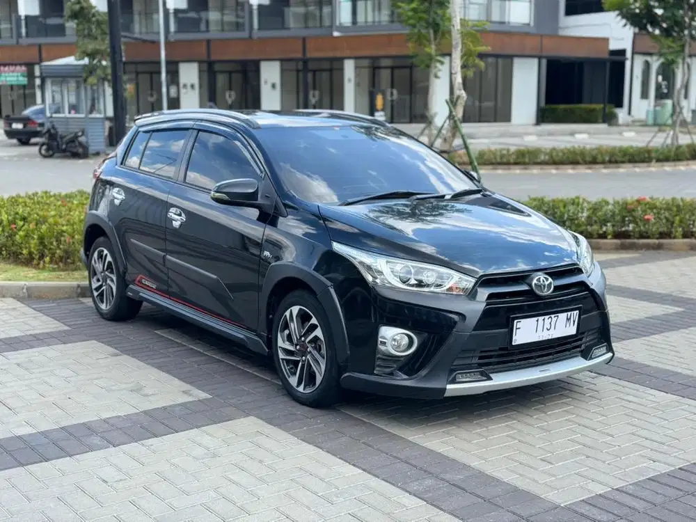 (ODO 49RB LOW KM) Toyota Yaris TRD S Heykers Matic 2017 Hitam AT