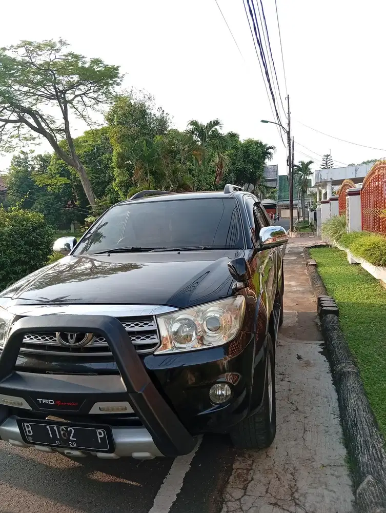 Fortuner 2.7 G Luxury TRD tipe mewah pribadi bensin matic 2010 murah
