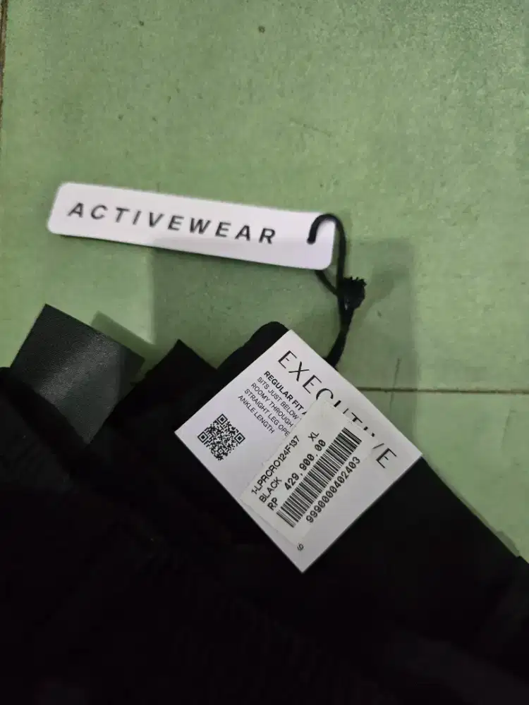 Celana uniqlo ripped jeans denim