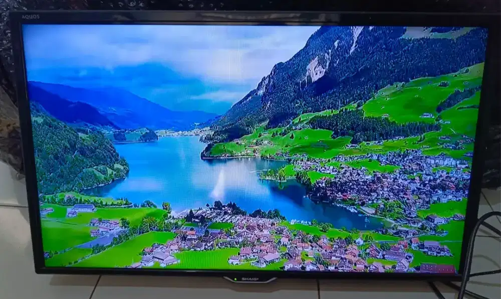 TV ANALOG MERK SHARP 24inc