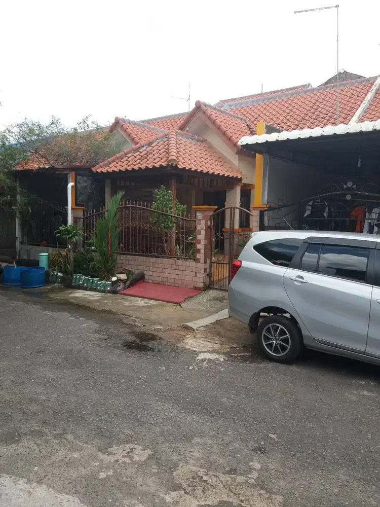Dijual rumah di Taman Kota Mas