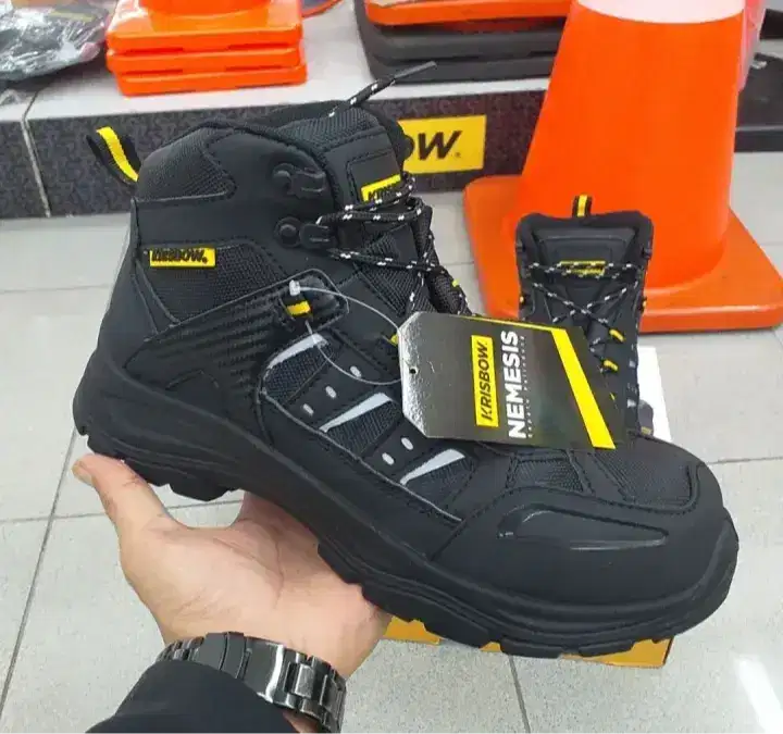 Sepatu safety krisbow