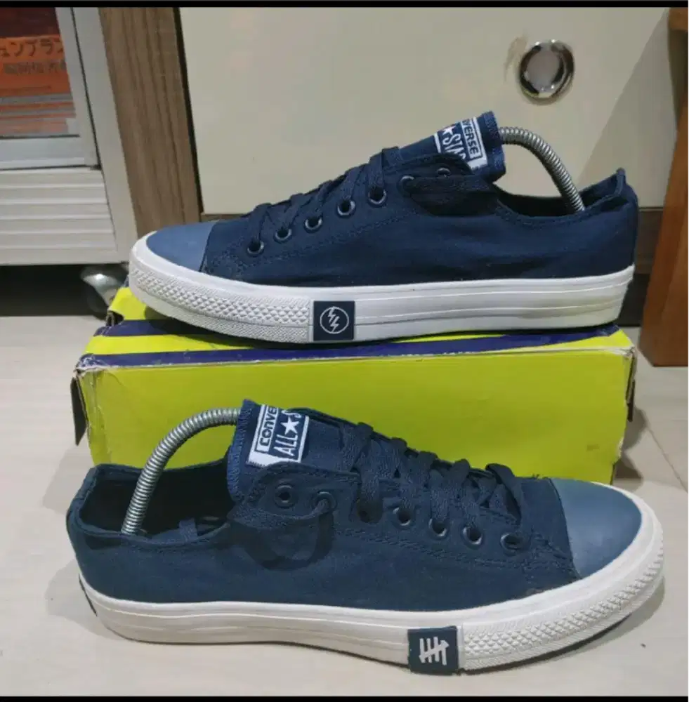 Sepatu Converse biru preloved size 43