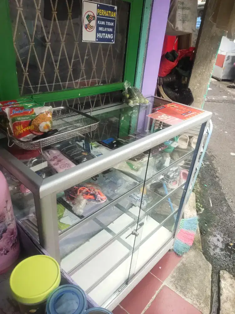 Etalase kaca 1 meter