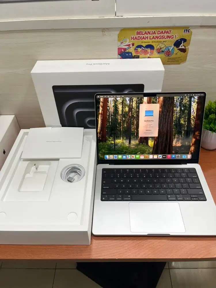 Second Macbook Pro M4 14 inch 2024 16/1TB Garansi iBox Panjang