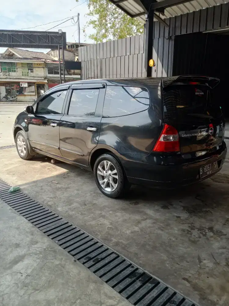 Nissan grand Livina XV at 2012