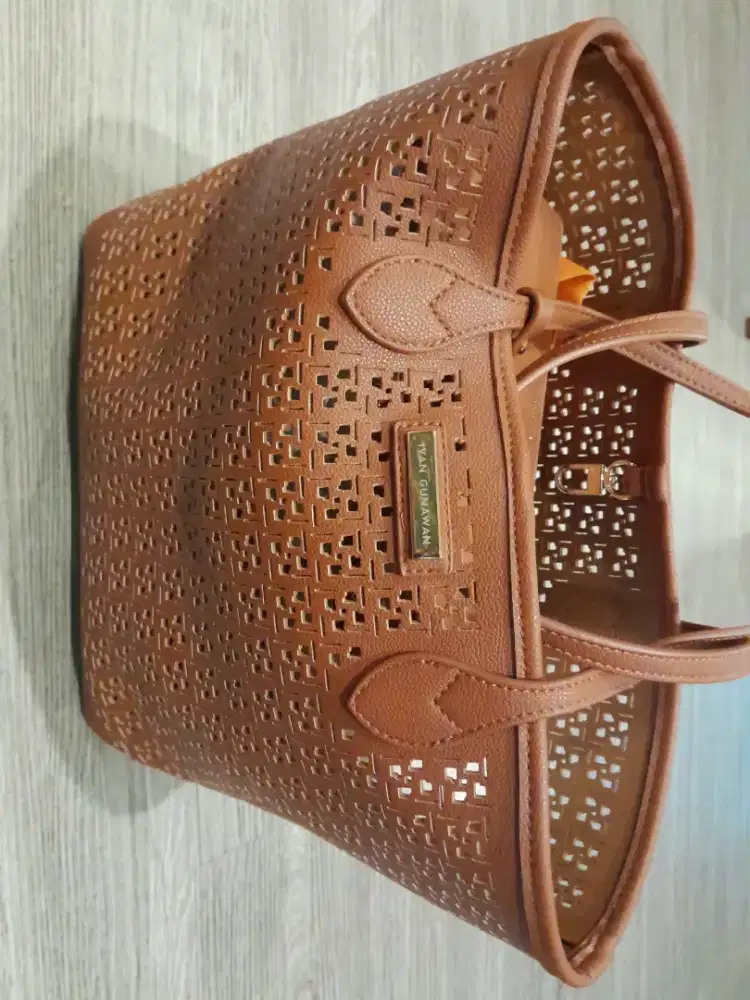 Jual kilat aja nih merk ivan gunawan