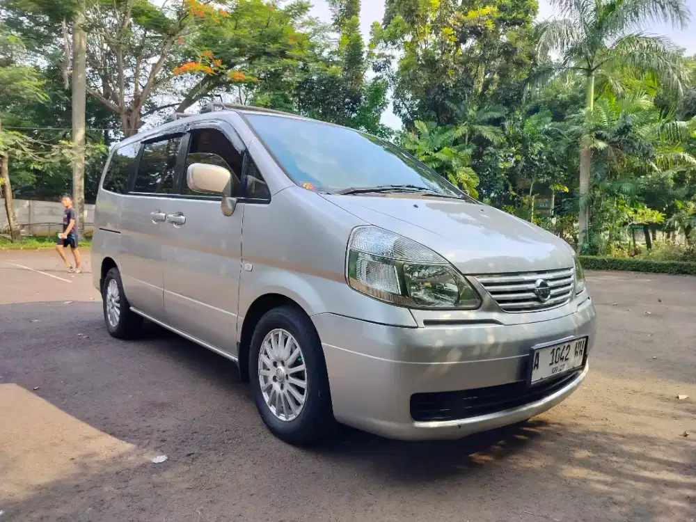 Nissan Serena THN 2012 metic apik dan terawat
