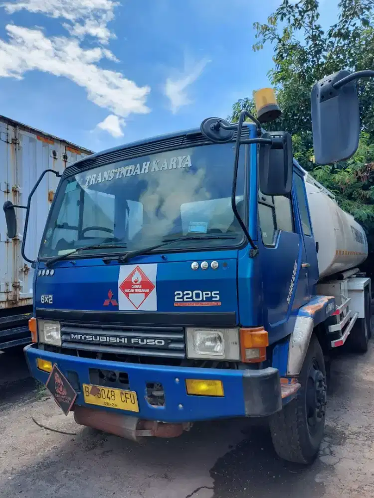 Truk Mitsubishi Fuso 2013 tangki 16KL ex solar bagus siap kerja