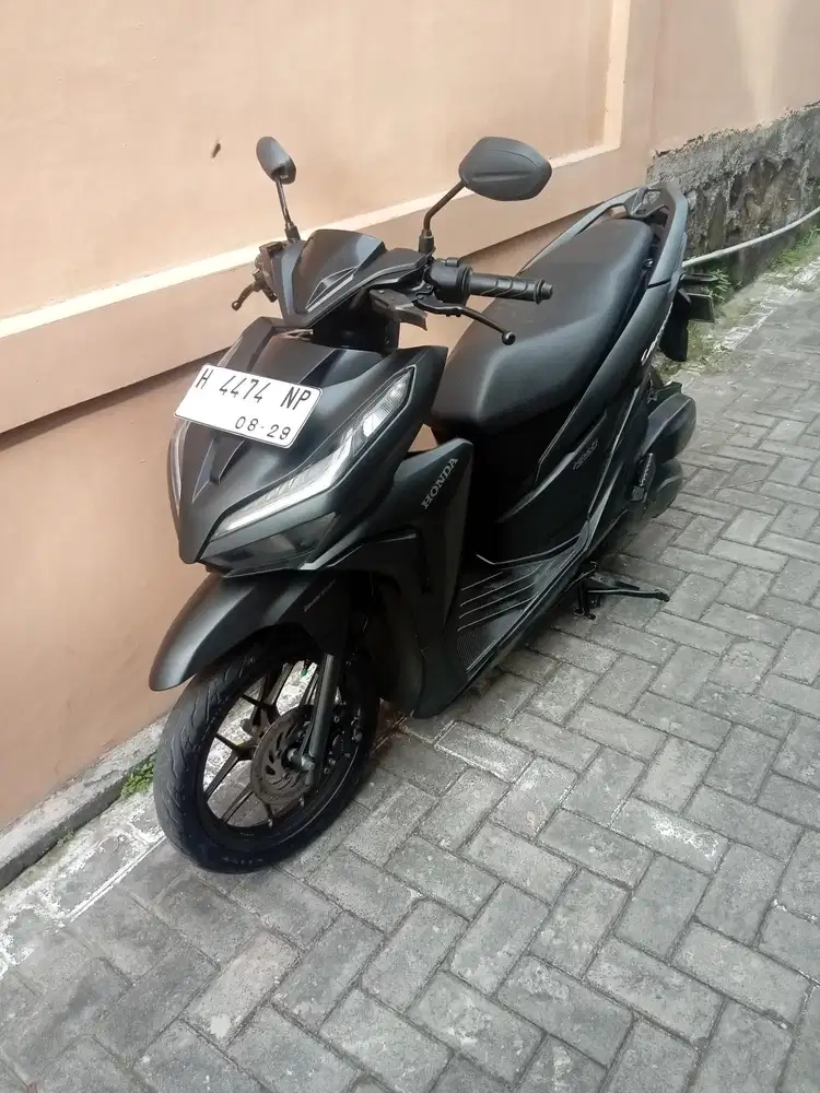 Vario 125 cbs iss 2019 istimewa