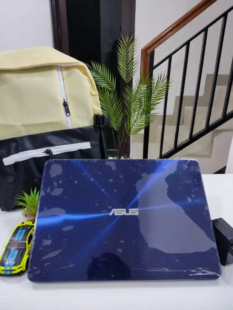 [RAM 16GB/SSD 512GB] Laptop Slim Asus ZENBOOK UX430UNR Core i7-8550 !